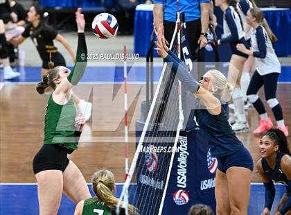 Thumbnail 2 in Fossil Ridge vs. Valor Christian (CHSAA 5A Semi-Final) photogallery.