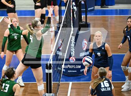 Thumbnail 2 in Fossil Ridge vs. Valor Christian (CHSAA 5A Semi-Final) photogallery.