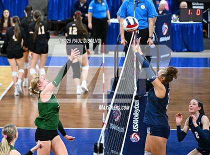 Thumbnail 2 in Fossil Ridge vs. Valor Christian (CHSAA 5A Semi-Final) photogallery.