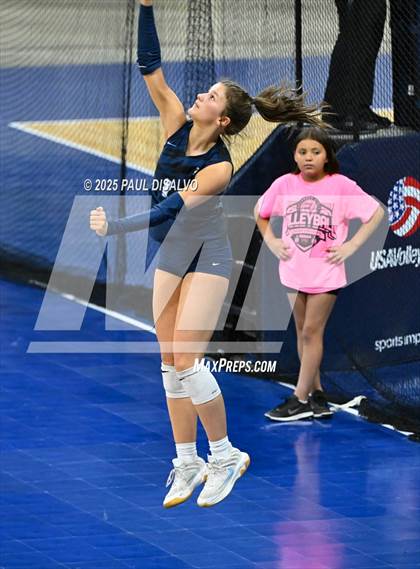 Thumbnail 1 in Fossil Ridge vs. Valor Christian (CHSAA 5A Semi-Final) photogallery.