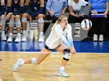 Thumbnail 3 in Fossil Ridge vs. Valor Christian (CHSAA 5A Semi-Final) photogallery.