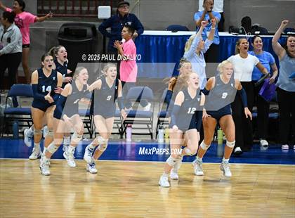 Thumbnail 2 in Fossil Ridge vs. Valor Christian (CHSAA 5A Semi-Final) photogallery.