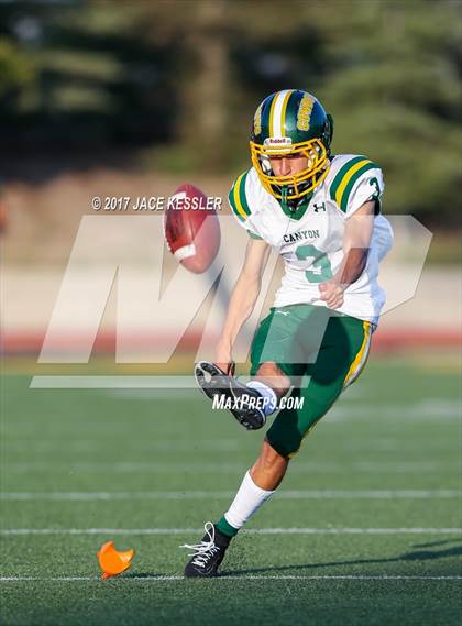 Thumbnail 1 in Canyon @ Moorpark photogallery.
