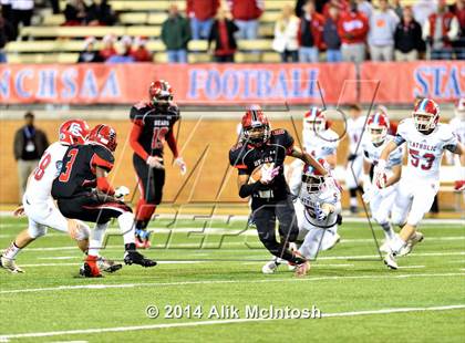 Thumbnail 2 in New Bern vs. Charlotte Catholic (NCHSAA Class 4A Final) photogallery.