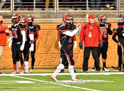 Thumbnail 2 in New Bern vs. Charlotte Catholic (NCHSAA Class 4A Final) photogallery.