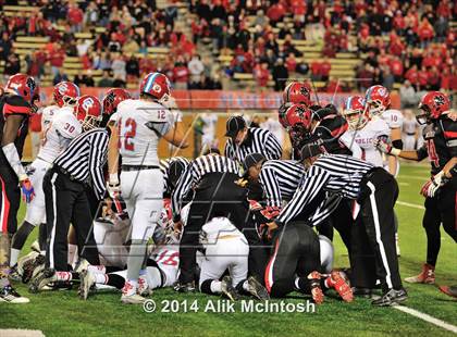 Thumbnail 1 in New Bern vs. Charlotte Catholic (NCHSAA Class 4A Final) photogallery.