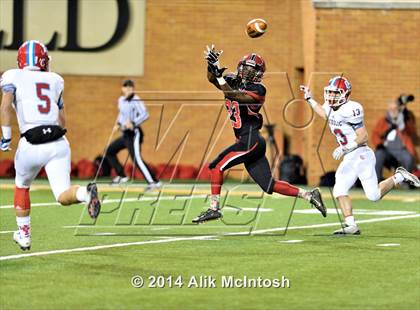 Thumbnail 2 in New Bern vs. Charlotte Catholic (NCHSAA Class 4A Final) photogallery.