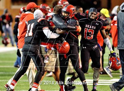 Thumbnail 2 in New Bern vs. Charlotte Catholic (NCHSAA Class 4A Final) photogallery.