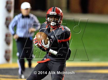 Thumbnail 1 in New Bern vs. Charlotte Catholic (NCHSAA Class 4A Final) photogallery.