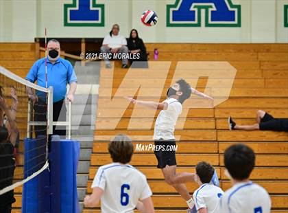 Thumbnail 3 in Olympian @ Eastlake photogallery.