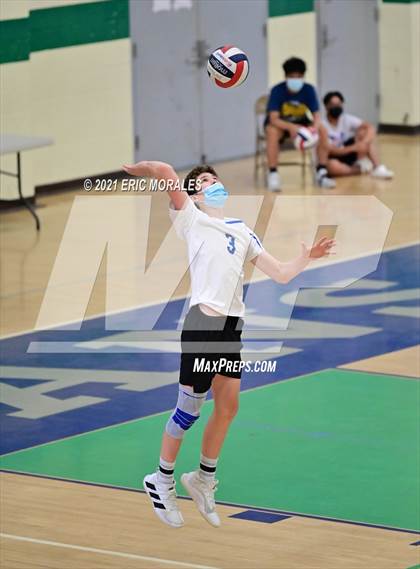 Thumbnail 1 in Olympian @ Eastlake photogallery.