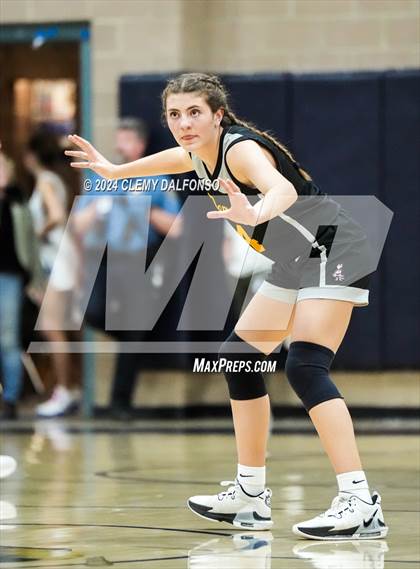 Thumbnail 1 in Golden vs Dakota Ridge (Jeffco 4A/5A Mini Tournament photogallery.