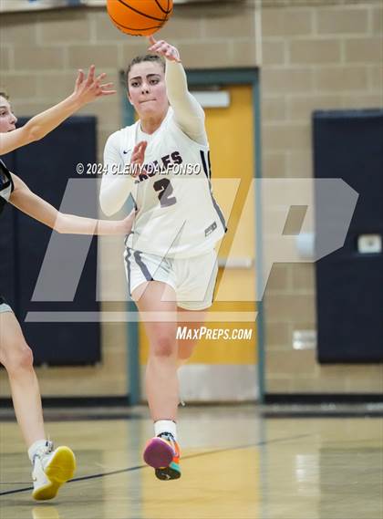 Thumbnail 1 in Golden vs Dakota Ridge (Jeffco 4A/5A Mini Tournament photogallery.
