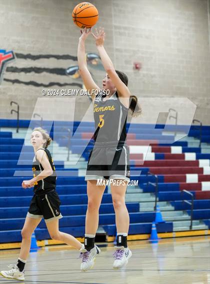 Thumbnail 1 in Golden vs Dakota Ridge (Jeffco 4A/5A Mini Tournament photogallery.