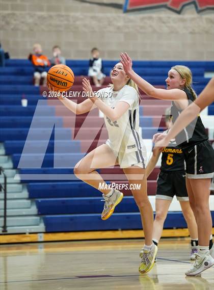 Thumbnail 1 in Golden vs Dakota Ridge (Jeffco 4A/5A Mini Tournament photogallery.