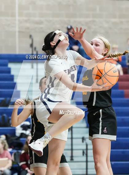 Thumbnail 3 in Golden vs Dakota Ridge (Jeffco 4A/5A Mini Tournament photogallery.