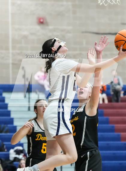 Thumbnail 1 in Golden vs Dakota Ridge (Jeffco 4A/5A Mini Tournament photogallery.