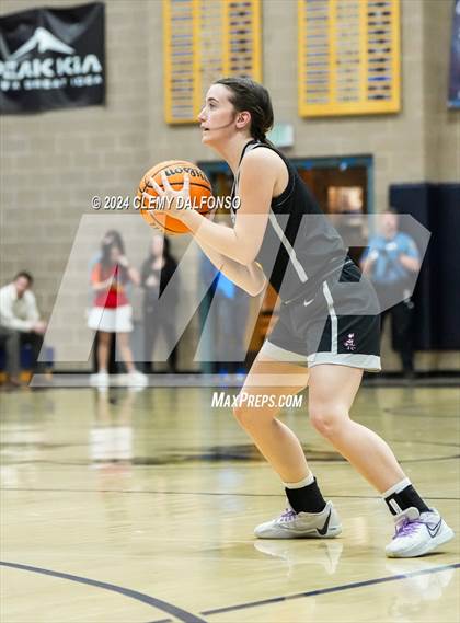 Thumbnail 2 in Golden vs Dakota Ridge (Jeffco 4A/5A Mini Tournament photogallery.