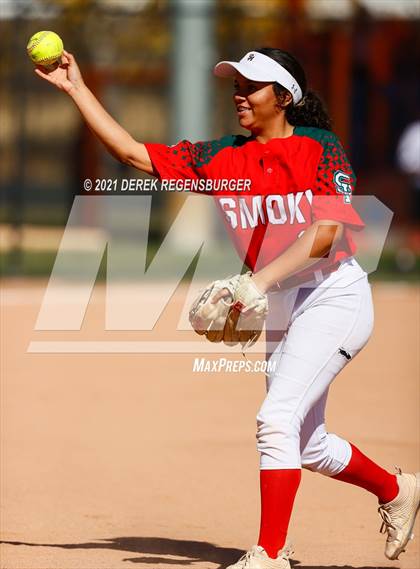 Thumbnail 1 in Mountain Vista vs Smoky Hill (CHSAA 5A Playoff Rd 1) photogallery.