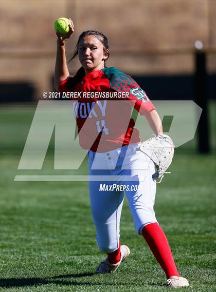 Thumbnail 2 in Mountain Vista vs Smoky Hill (CHSAA 5A Playoff Rd 1) photogallery.