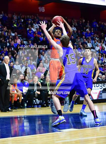 Thumbnail 1 in Brookfield vs. Bloomfield (CIAC Class M Final) photogallery.