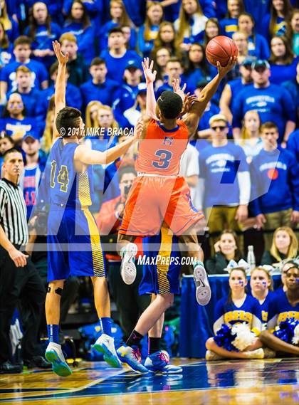 Thumbnail 2 in Brookfield vs. Bloomfield (CIAC Class M Final) photogallery.