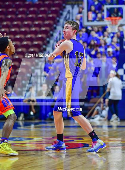 Thumbnail 1 in Brookfield vs. Bloomfield (CIAC Class M Final) photogallery.