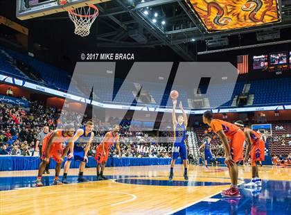 Thumbnail 3 in Brookfield vs. Bloomfield (CIAC Class M Final) photogallery.