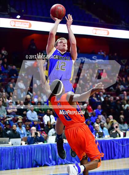 Thumbnail 2 in Brookfield vs. Bloomfield (CIAC Class M Final) photogallery.