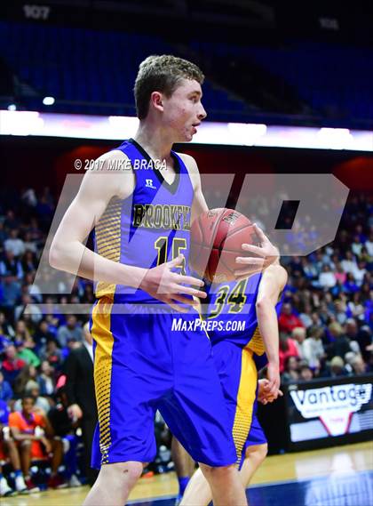 Thumbnail 3 in Brookfield vs. Bloomfield (CIAC Class M Final) photogallery.
