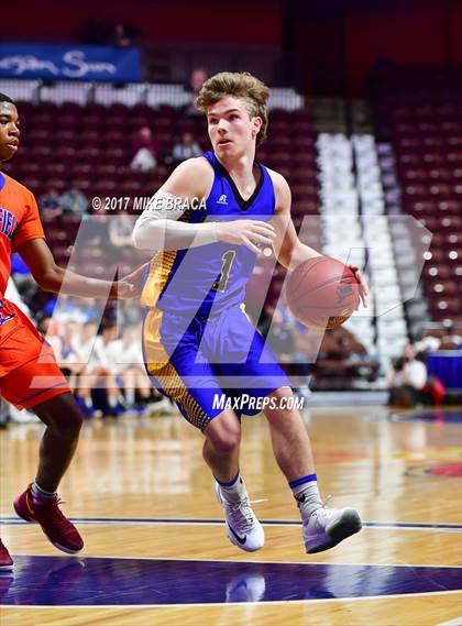 Thumbnail 3 in Brookfield vs. Bloomfield (CIAC Class M Final) photogallery.