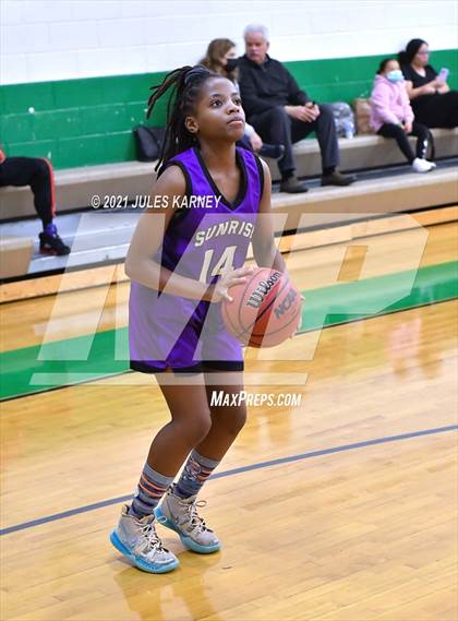 Thumbnail 1 in Sunrise Mountain vs Coronado (Gator Winter Classic) photogallery.