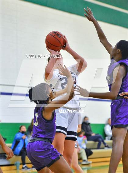 Thumbnail 3 in Sunrise Mountain vs Coronado (Gator Winter Classic) photogallery.