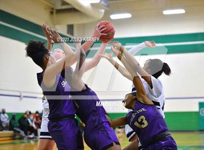 Thumbnail 3 in Sunrise Mountain vs Coronado (Gator Winter Classic) photogallery.
