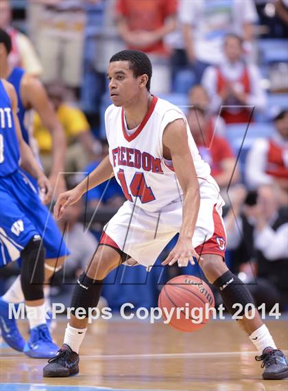Thumbnail 1 in Hunt vs. Freedom (NCHSAA 3A Final) photogallery.