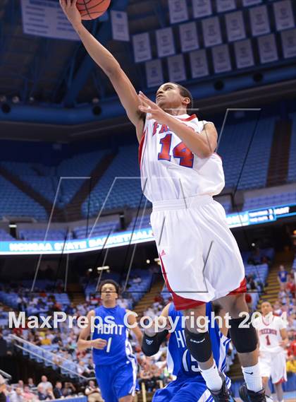 Thumbnail 1 in Hunt vs. Freedom (NCHSAA 3A Final) photogallery.