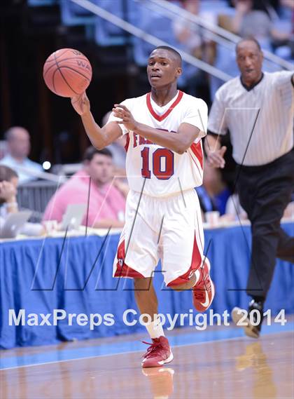 Thumbnail 1 in Hunt vs. Freedom (NCHSAA 3A Final) photogallery.