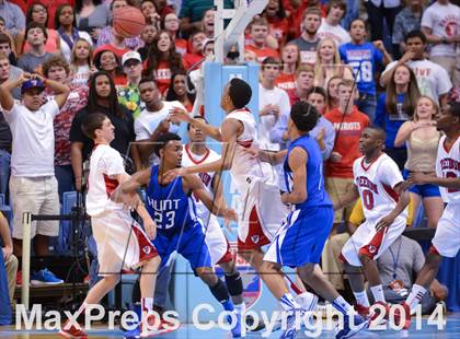Thumbnail 3 in Hunt vs. Freedom (NCHSAA 3A Final) photogallery.
