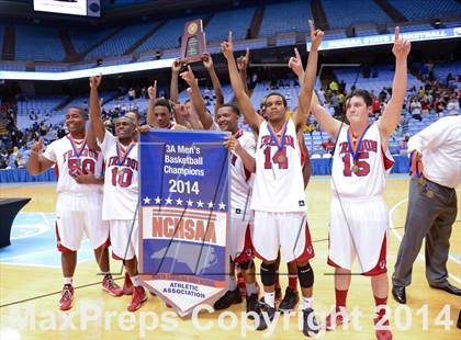 Thumbnail 3 in Hunt vs. Freedom (NCHSAA 3A Final) photogallery.