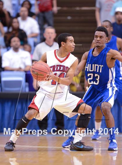 Thumbnail 2 in Hunt vs. Freedom (NCHSAA 3A Final) photogallery.