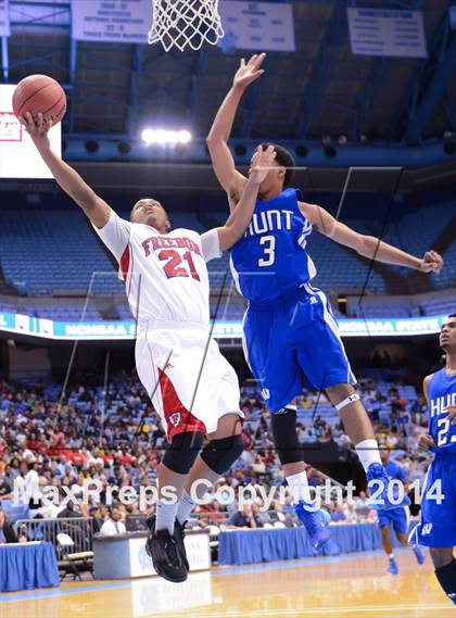Thumbnail 1 in Hunt vs. Freedom (NCHSAA 3A Final) photogallery.
