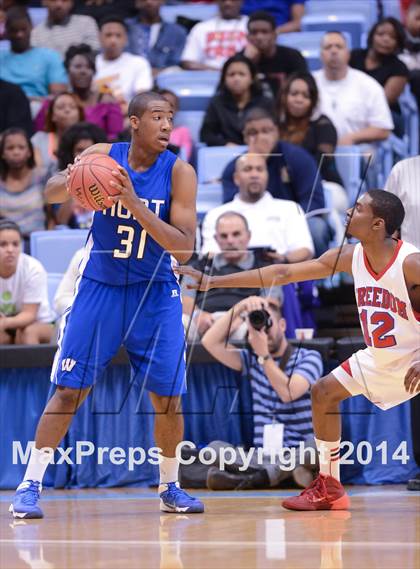 Thumbnail 1 in Hunt vs. Freedom (NCHSAA 3A Final) photogallery.