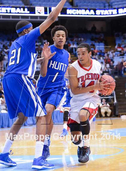 Thumbnail 2 in Hunt vs. Freedom (NCHSAA 3A Final) photogallery.