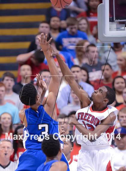Thumbnail 2 in Hunt vs. Freedom (NCHSAA 3A Final) photogallery.