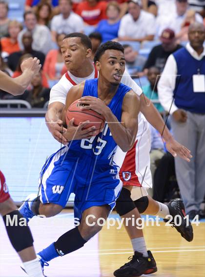 Thumbnail 3 in Hunt vs. Freedom (NCHSAA 3A Final) photogallery.