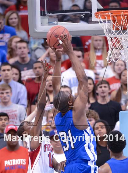 Thumbnail 3 in Hunt vs. Freedom (NCHSAA 3A Final) photogallery.