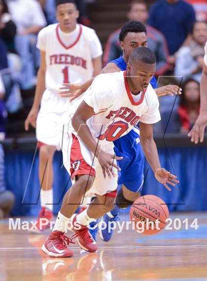 Thumbnail 3 in Hunt vs. Freedom (NCHSAA 3A Final) photogallery.