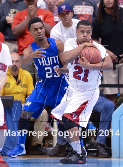 Thumbnail 2 in Hunt vs. Freedom (NCHSAA 3A Final) photogallery.