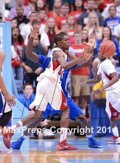 Thumbnail 2 in Hunt vs. Freedom (NCHSAA 3A Final) photogallery.