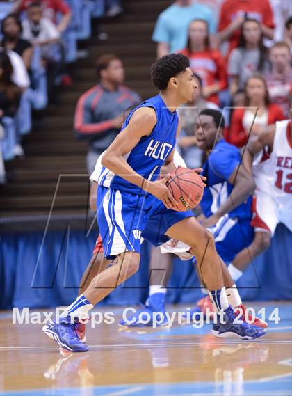 Thumbnail 2 in Hunt vs. Freedom (NCHSAA 3A Final) photogallery.